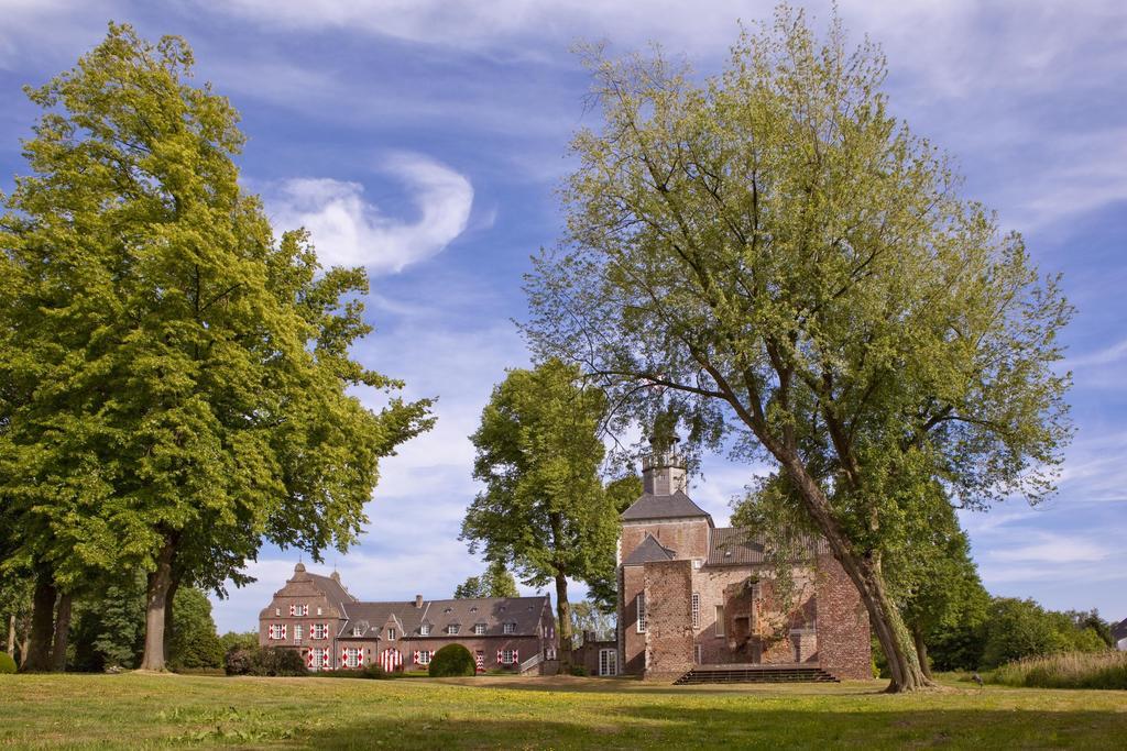 Schloss Hertefeld & Hertefeldhof Weeze Exterior photo